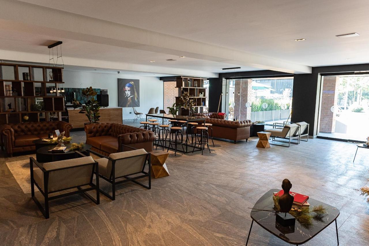 Fulton Business Luxury Hotel Гвадалахара Экстерьер фото