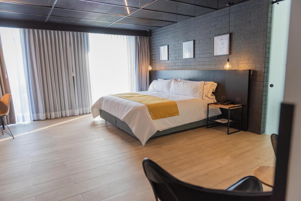 Fulton Business Luxury Hotel Гвадалахара Экстерьер фото